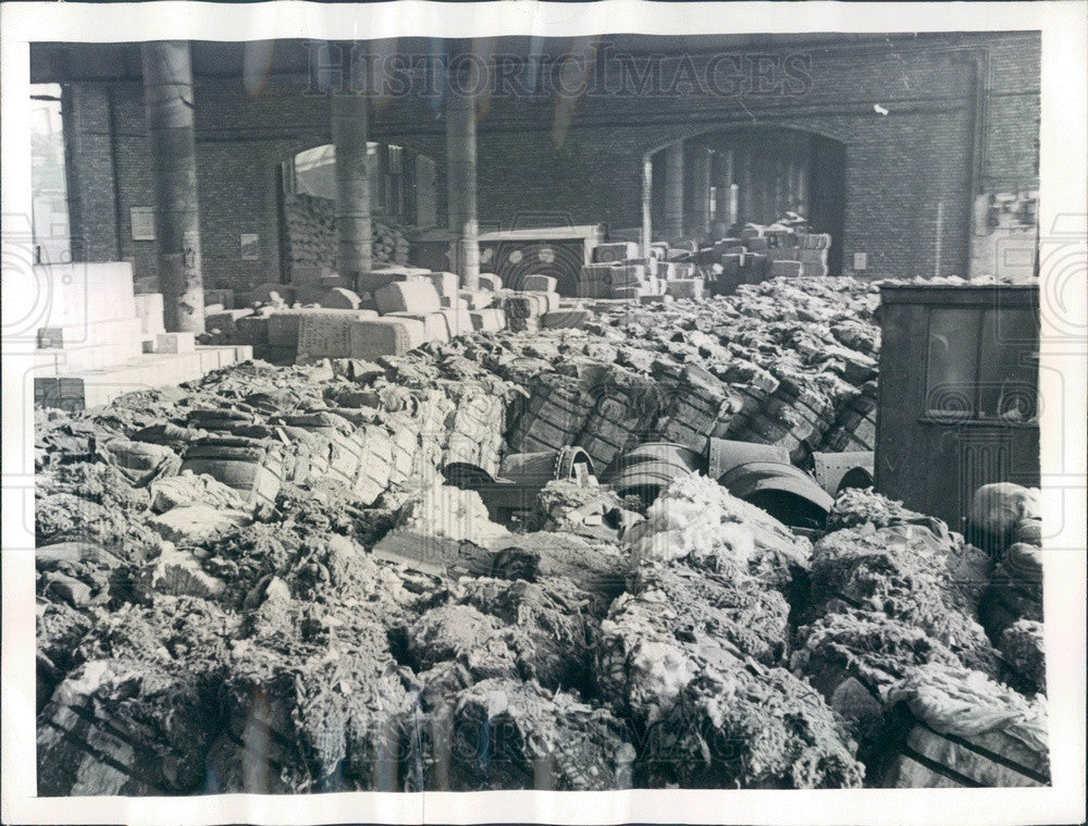 1941 Liverpool, England US War Supplies on Docks, Cotton Bales Press Photo - Historic Images