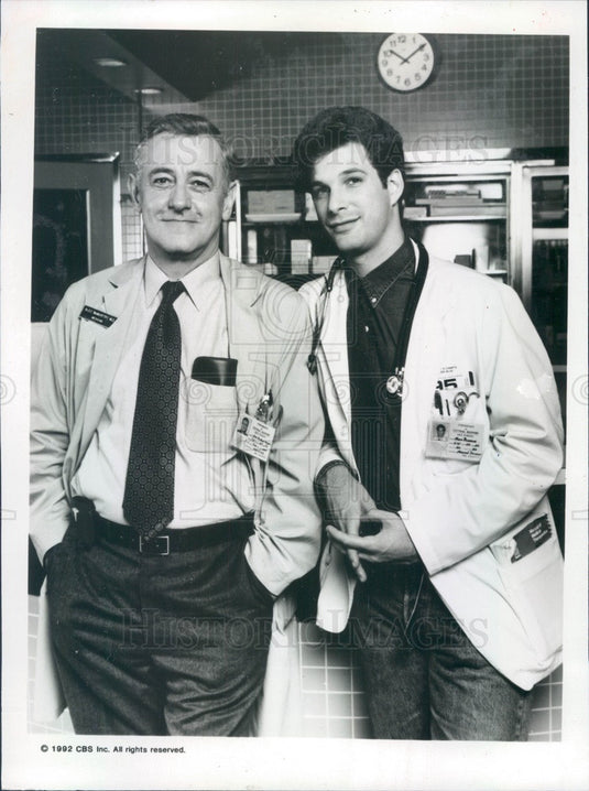 1992 American Hollywood Actors John Mahoney & Kurt Deutsch Press Photo - Historic Images