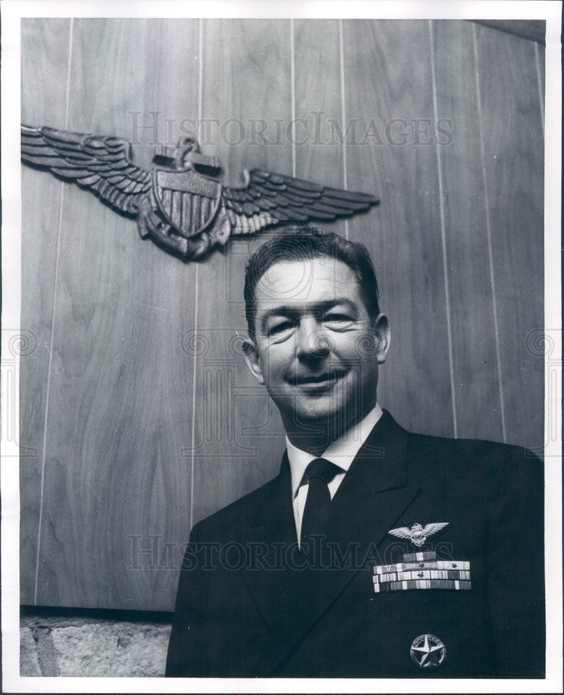 1964 Michigan Grosse Ile Naval Air Station Commander Arthur Schultz Press Photo - Historic Images