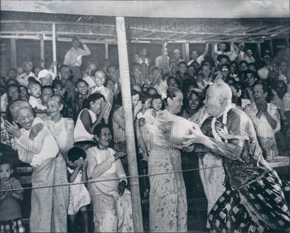 1960 Burma Premier U Nu at Rangoon New Year Water Festival Press Photo - Historic Images