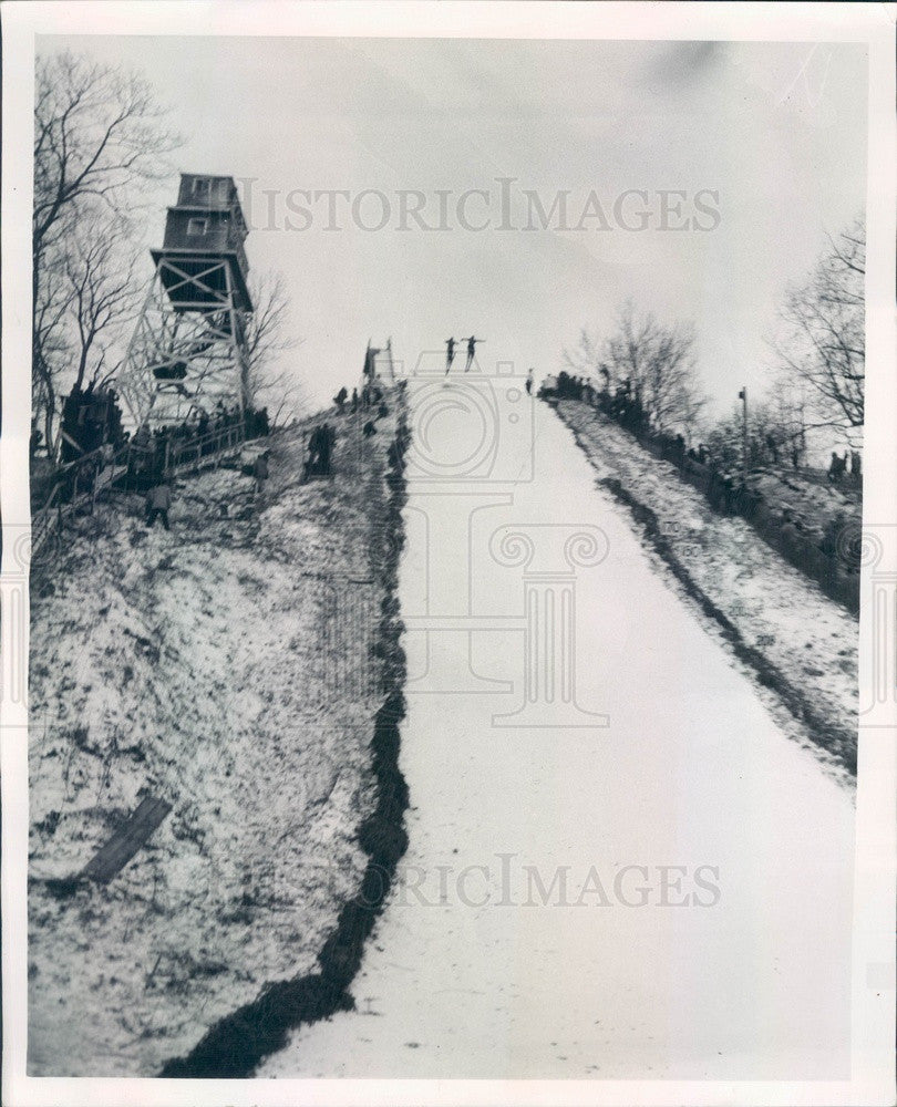 1960 Norway Olympic Ski Jumpers Bobby Immens & Henry Hjerpasen Press Photo - Historic Images