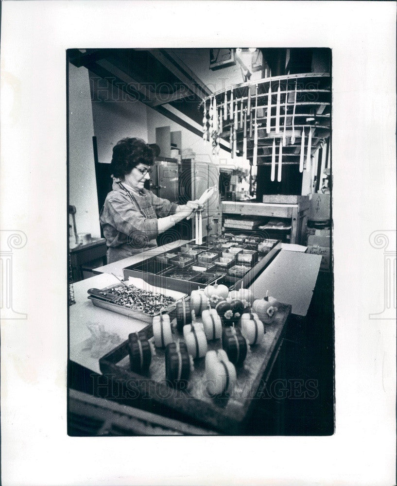 1979 Detroit, Michigan Davisburg Candle Factory, June Hutchinson Press Photo - Historic Images