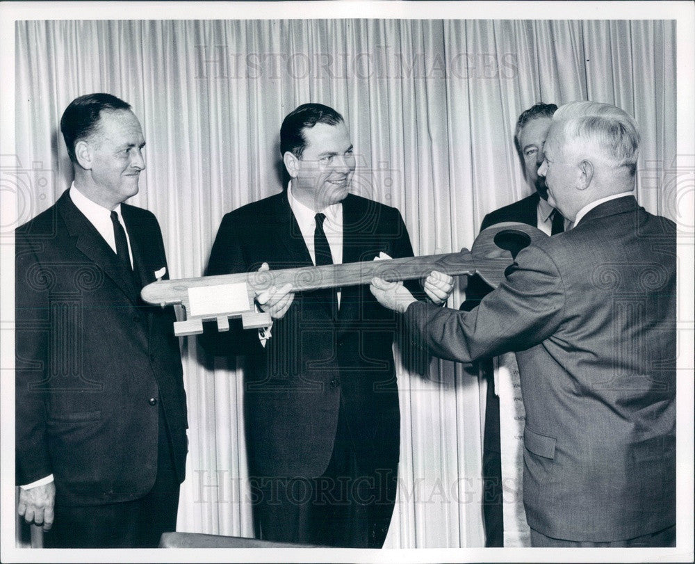 1965 Detroit, Michigan Mayor Jerome Cavanagh, Walker Cisler Press Photo - Historic Images