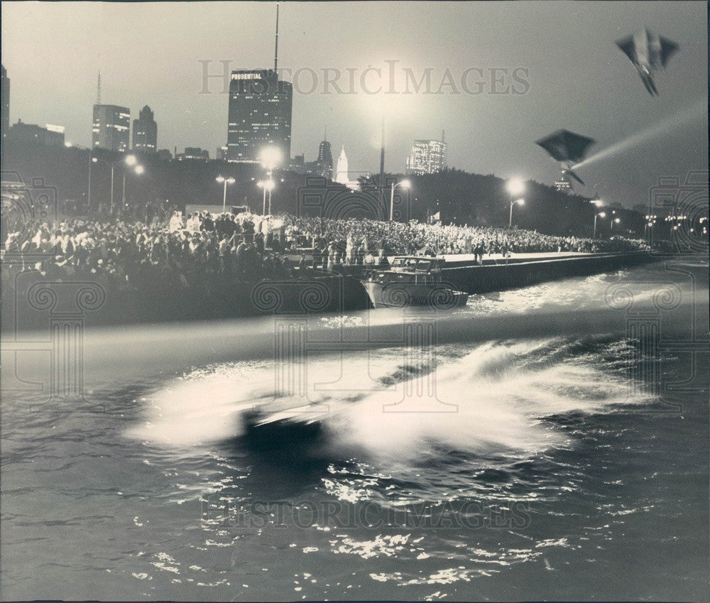 1964 Chicago IL Lakefront Festival Venetian Night Kite-Riding Skiers Press Photo - Historic Images