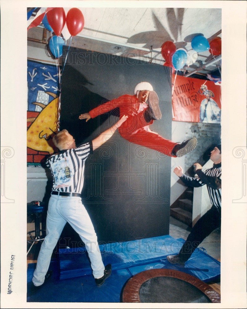 1992 Chicago, IL Jesse White Tumbler Dave Johnson, Velcro Jumping Press Photo - Historic Images