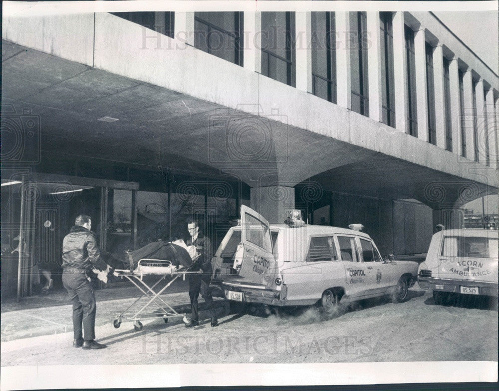 1968 Chicago, Illinois Mercy Hospital Move Press Photo - Historic Images