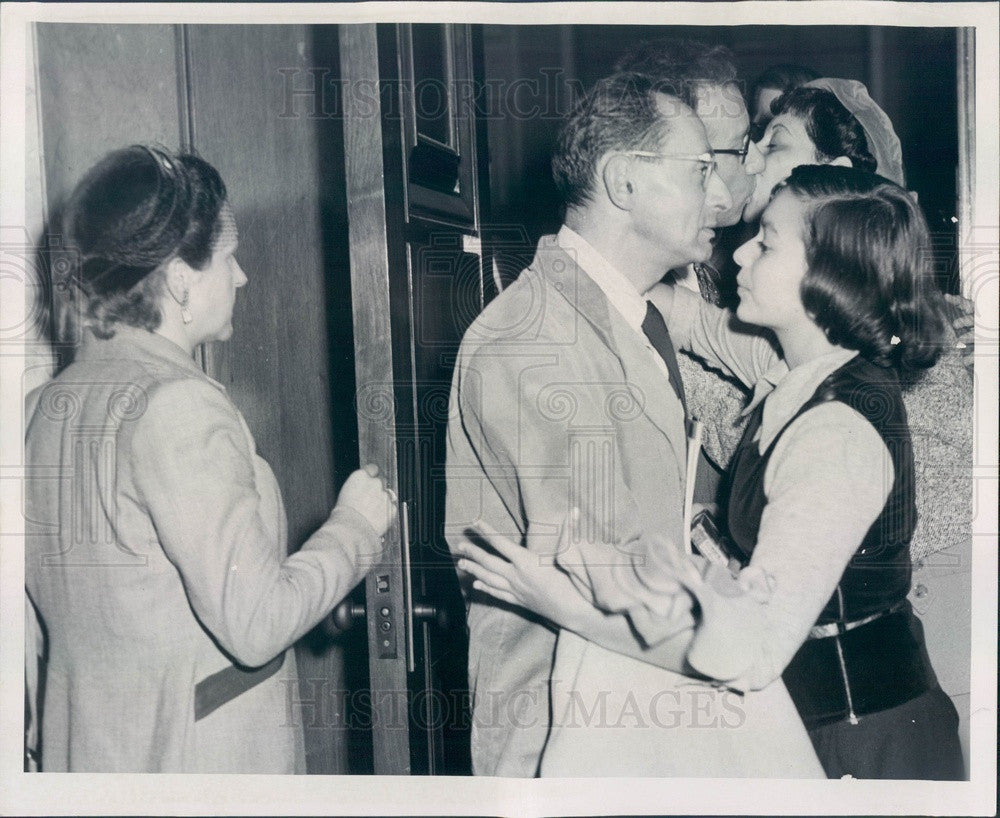 1952 Detroit, MI Communist Party Chairman Saul Wellman & Wife Press Photo - Historic Images