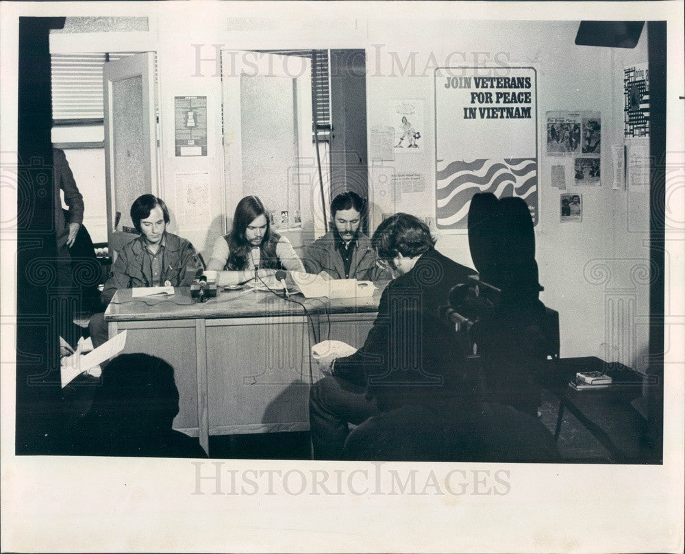 1971 Chicago, Illinois Vietnam Veterans Against the War Press Photo - Historic Images