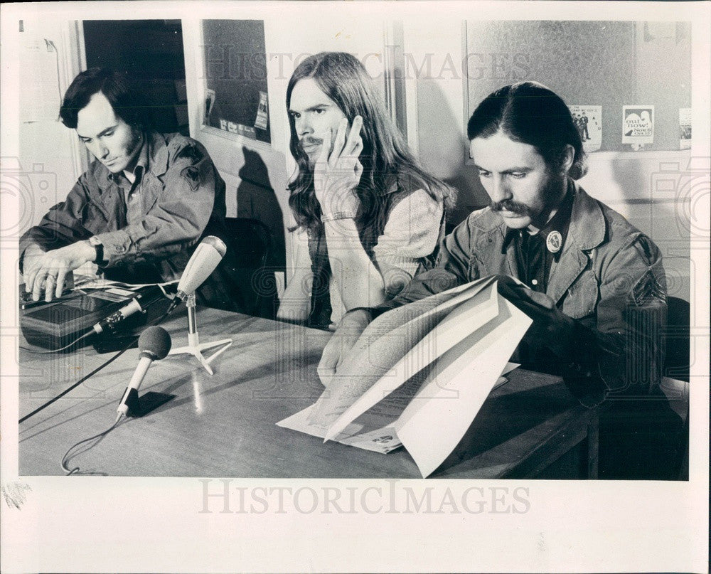 1971 Chicago, Illinois Vietnam Veterans Against the War Press Photo - Historic Images