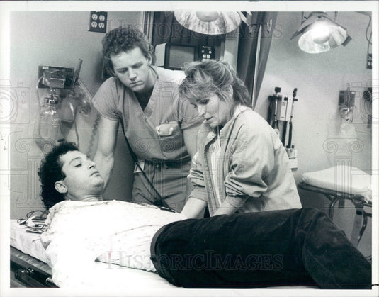 1986 Actors Howie Mandel/David Morse/Sagan Lewis in St Elsewhere Press Photo - Historic Images