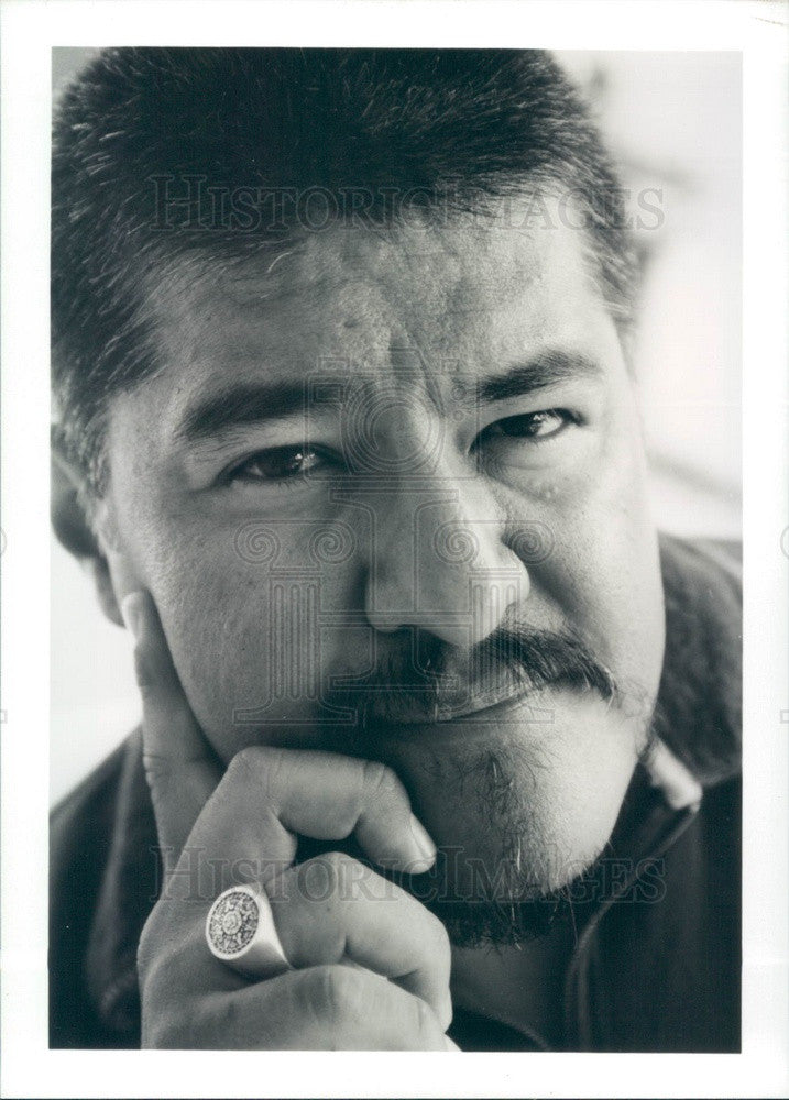 1998 Chicago, IL Luis Rodriguez at Mexican Performing Arts Festival Press Photo - Historic Images