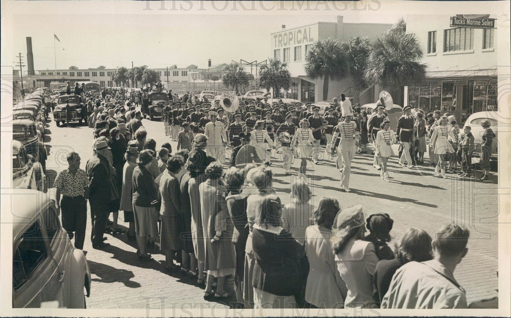 1949 St Petersburg, Florida Christmas Parade, High School Band Press Photo - Historic Images