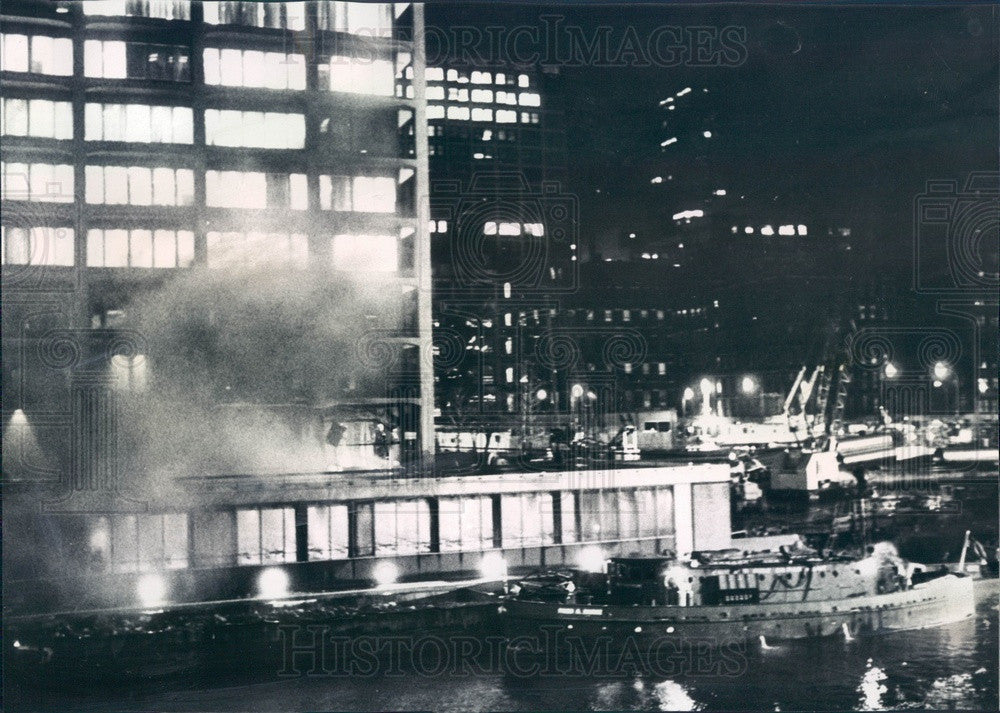 1968 Chicago, Illinois Hartford Plaza Building Fire Press Photo - Historic Images