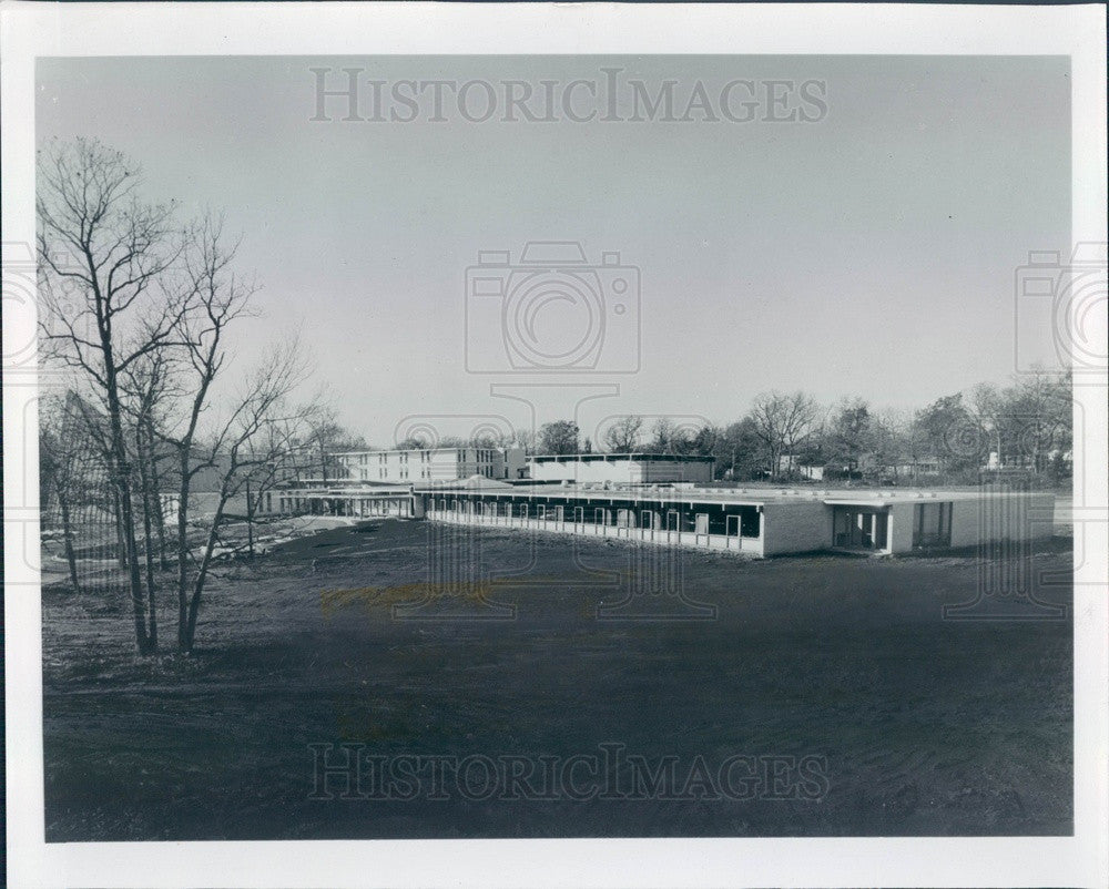 1961 Lake Forest, Illinois Woodlands Academy of the Sacred Heart Press Photo - Historic Images