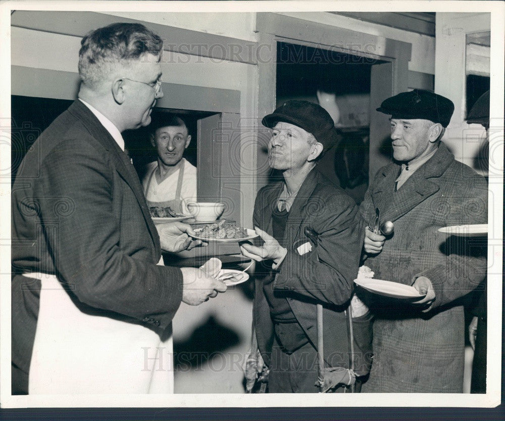 1938 Chicago, Illinois Trinity Gospel Mission & Canteen, Police Sgt Press Photo - Historic Images