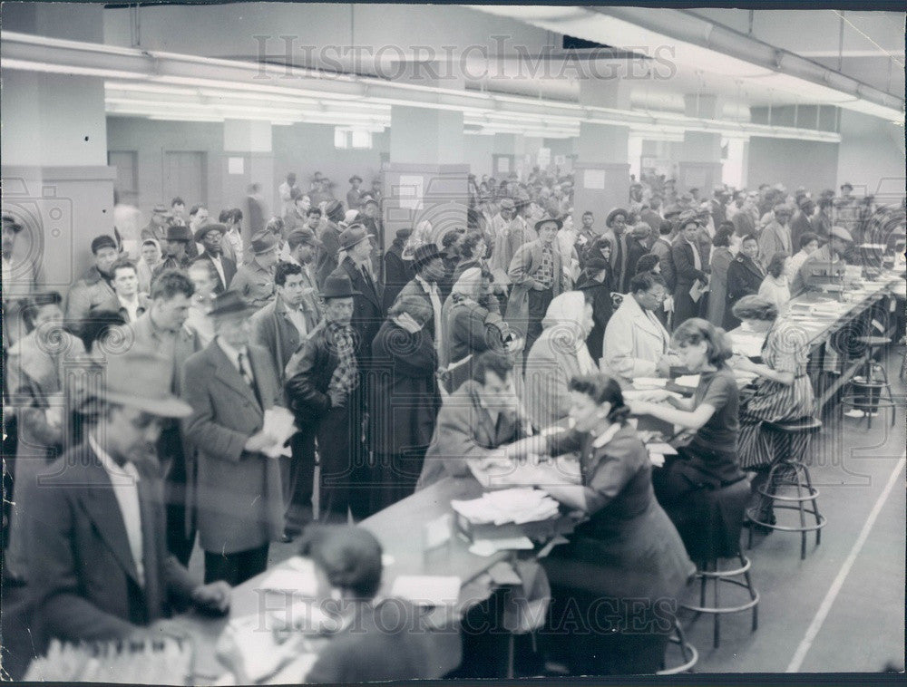 1958 Chicago, Illinois Unemployment Office, W Adams Press Photo - Historic Images