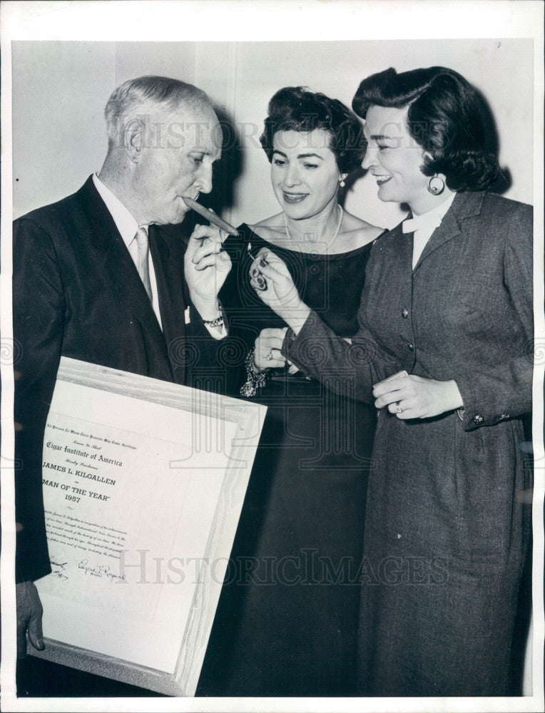 1957 Intl News Reporter James Kilgallen, Cigar Man of the Year Press Photo - Historic Images