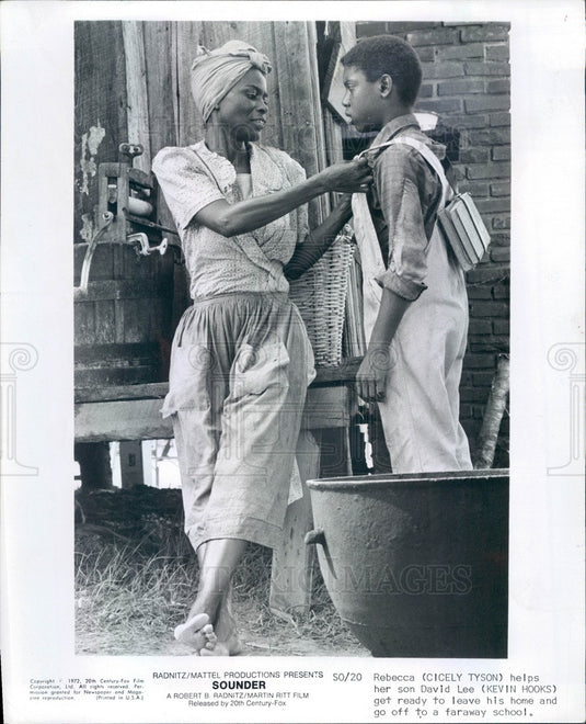 1972 Hollywood Actors Cicely Tyson & Kevin Hooks in Sounder Press Photo - Historic Images