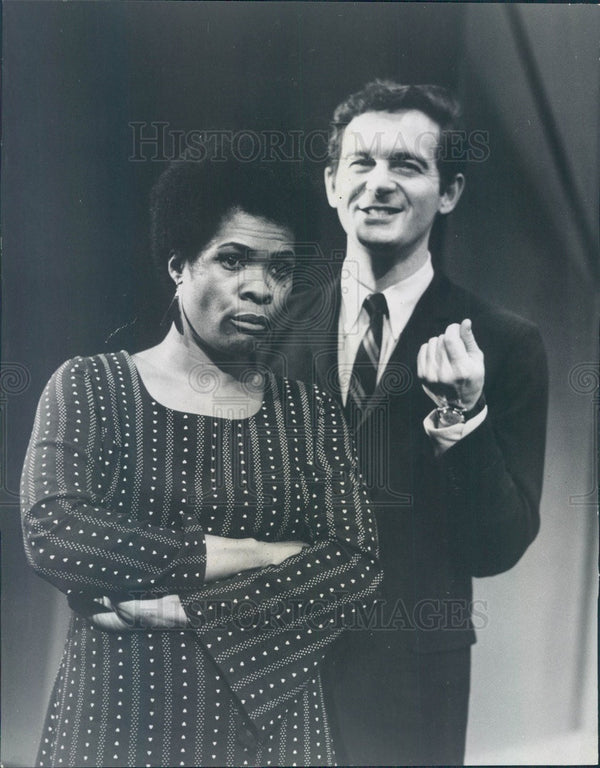 1970 Hollywood Actors Stephen Strimpell & Tina Sattin Press Photo 