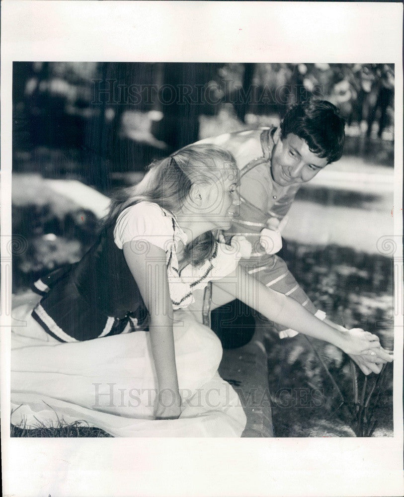 1964 Actors Bonnie Mathews &amp; David Grafrath, Univ of Chicago Press Photo - Historic Images