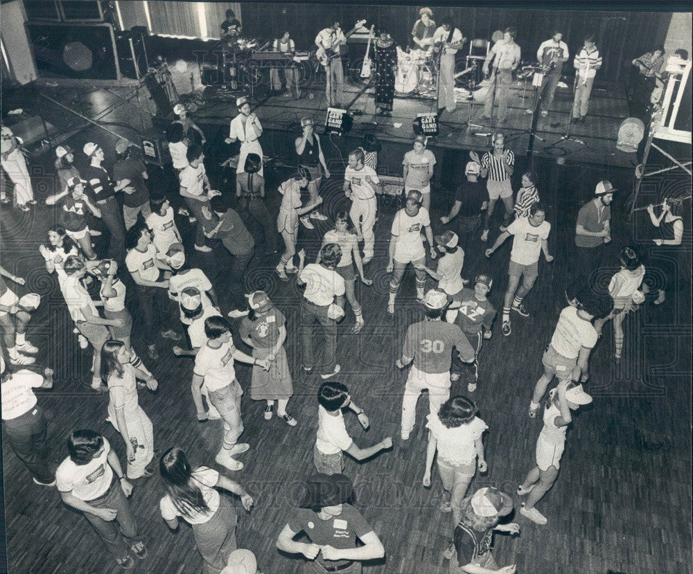 1978 Evanston, Illinois Northwestern University Dance Marathon Press Photo - Historic Images