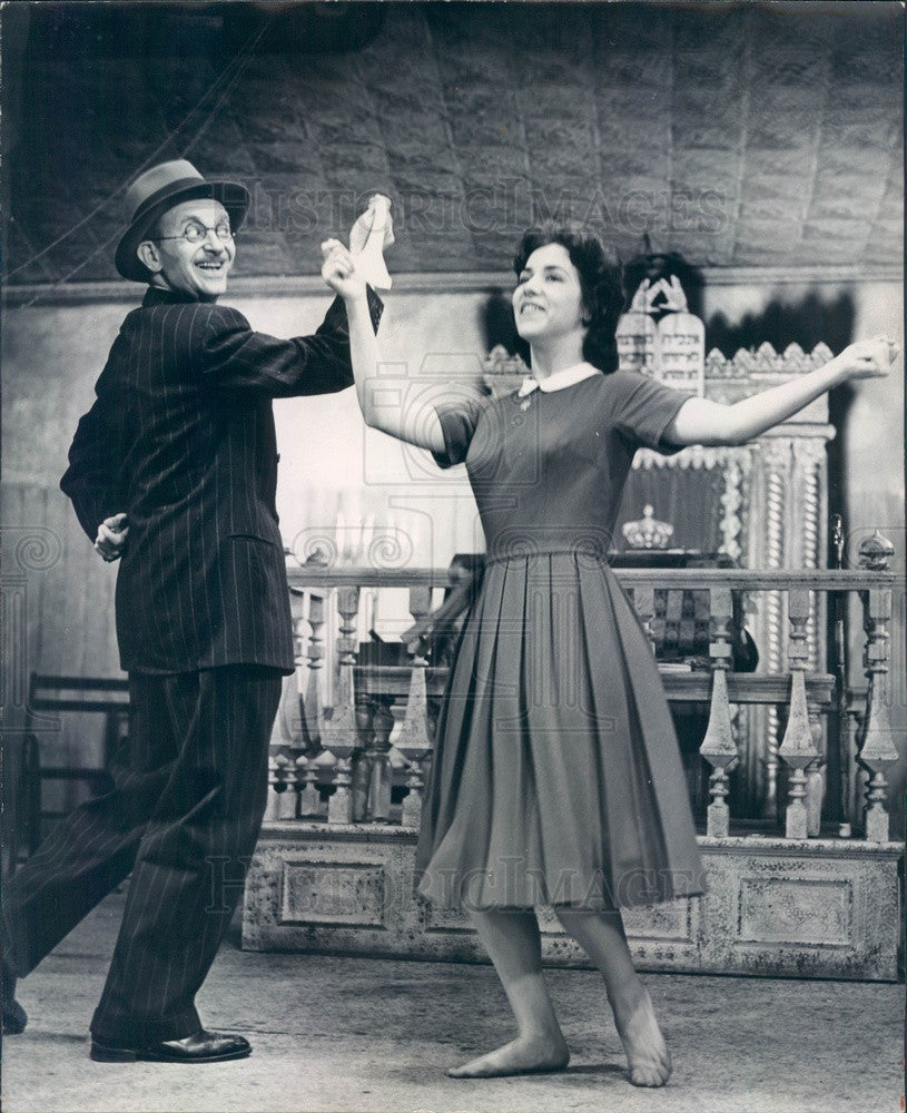 Undated Actors Risa Schwartz &amp; Maurice Shrog in The Tenth Man Press Photo - Historic Images