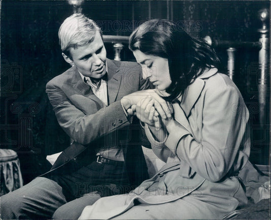 1967 Hollywood Actors Jon Voight & Irene Papas Press Photo - Historic Images