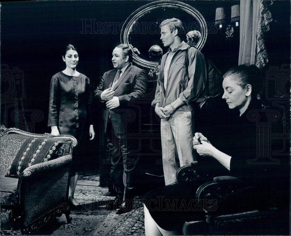 1967 Actors Jon Voight, Irene Papas, Richard Castellano, Elena Karem Press Photo - Historic Images