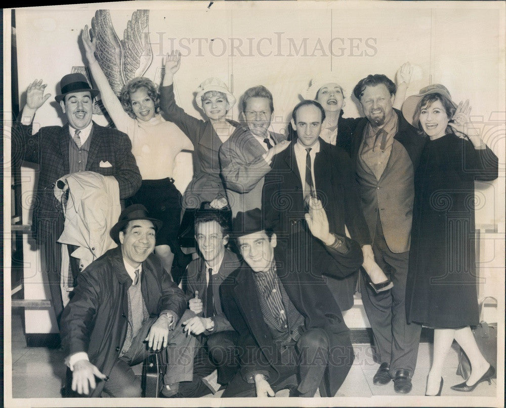 1963 The Threepenny Opera Cast of New York, Robert Rounseville Press Photo - Historic Images