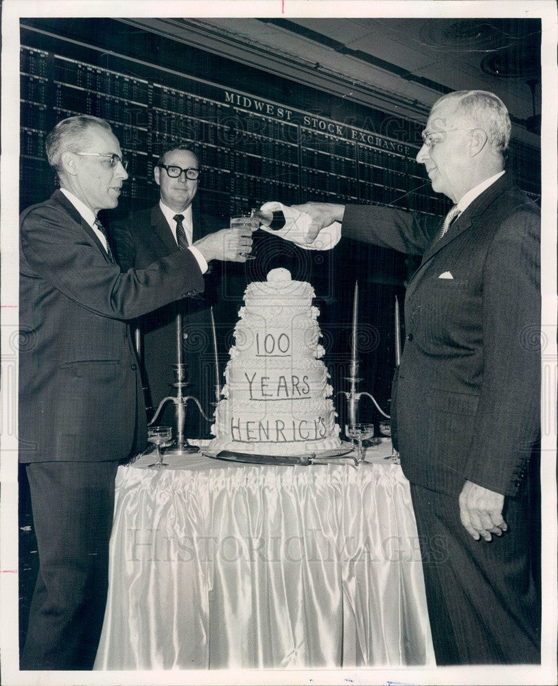 1968 Chicago, Illinois Henrici's Restaurant 100th Anniversary Press Photo - Historic Images