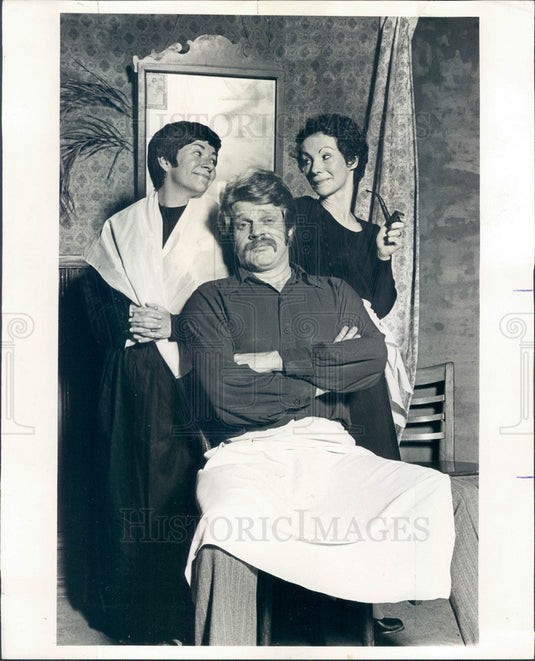 1975 Actors Danny Goldring, Sarajane Dooley, Allison Giglio Press Photo - Historic Images