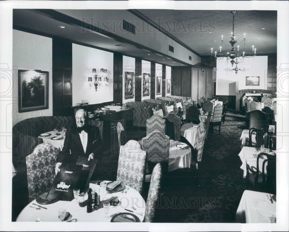 1976 Chicago, IL Henrici&#39;s Restaurant, O&#39;Hare Inn, Host Joe Alleson Press Photo - Historic Images