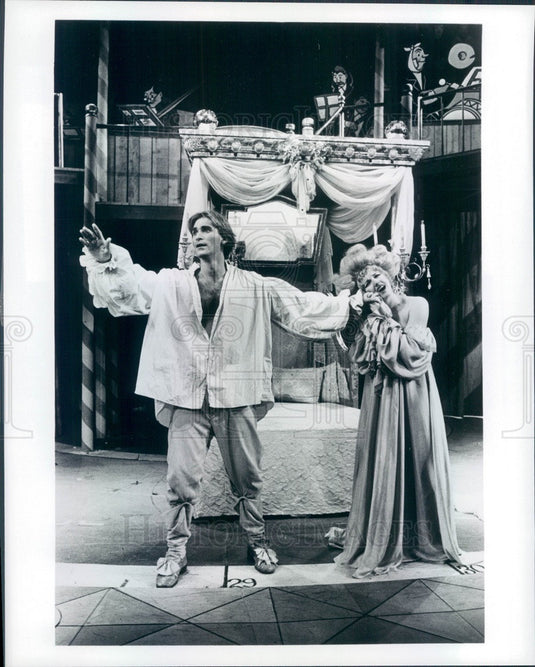 1984 Actors Robert Stillman & Eve Bennett-Gordon in Candide Press Photo - Historic Images