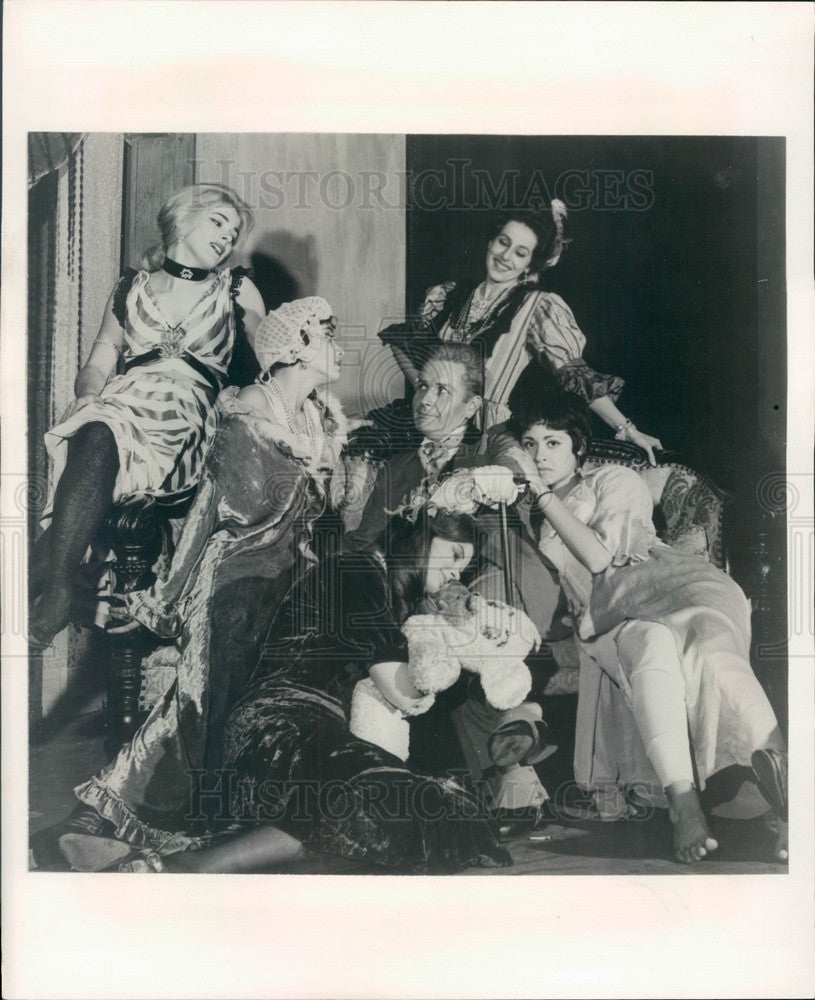 1963 Broadway/Opera Actor Robert Rounseville in The Threepenny Opera Press Photo - Historic Images