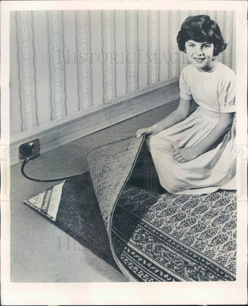 1958 Britain Heated Carpet Padding Press Photo - Historic Images