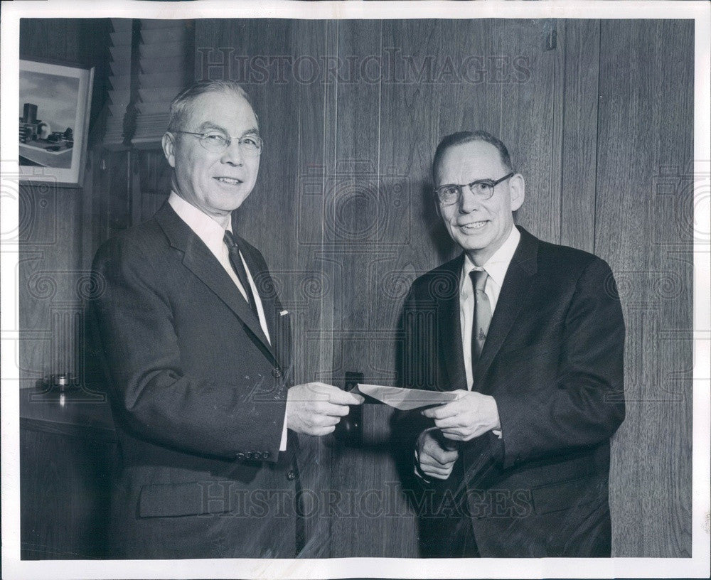 1957 Detroit, MI Edison Engineer Reginald Walker & Charles Landrigan Press Photo - Historic Images