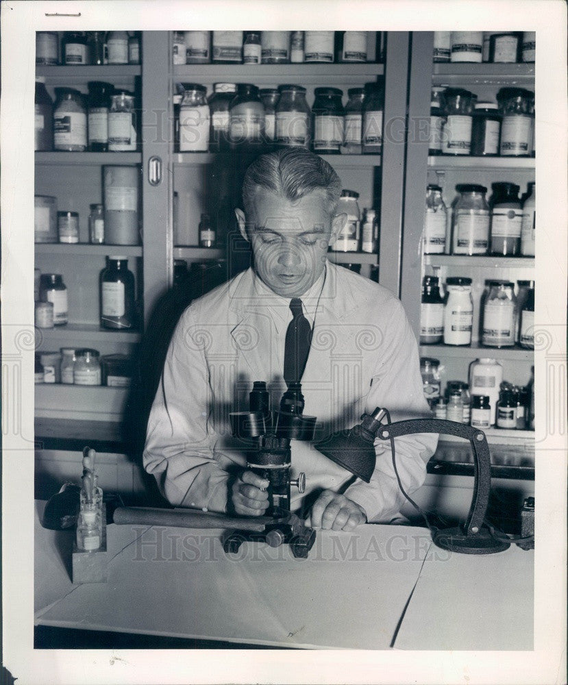 1945 Detroit, Michigan Police Sgt Melville Bullach Press Photo - Historic Images