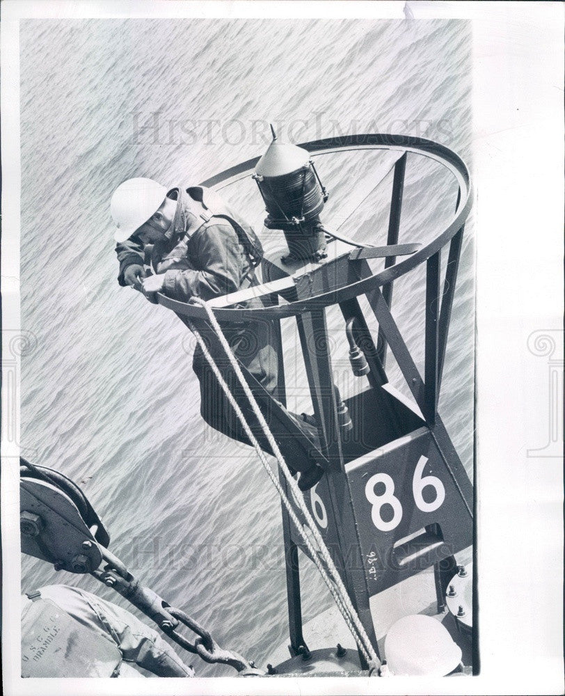 1965 Detroit, Michigan Buoy & Boatswain's Mate Eugene Gagnon Press Photo - Historic Images