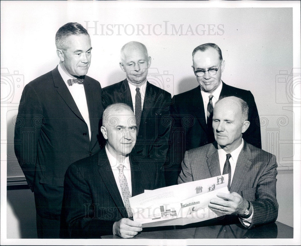 1961 Albion MI Albion College Board of Trustees, Dr Louis Norris Press Photo - Historic Images