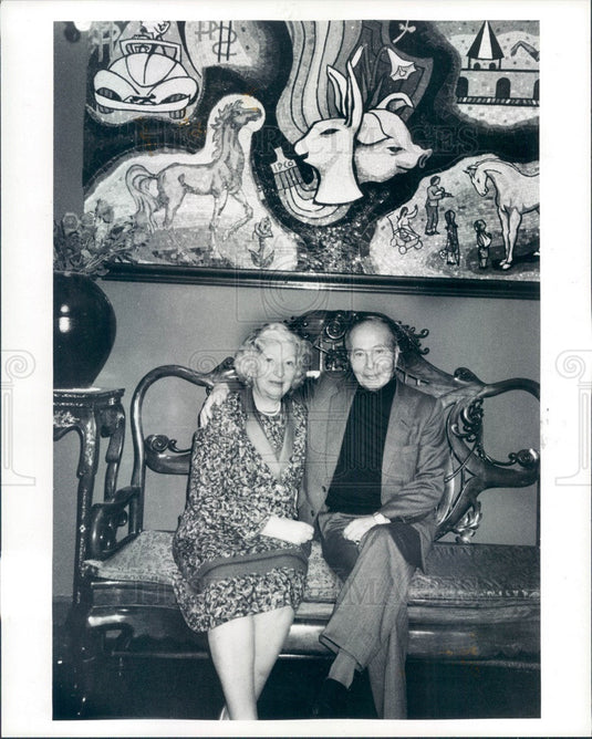 1984 News Writer Dinah Eng & Jack in Hong Kong, China Home Press Photo - Historic Images