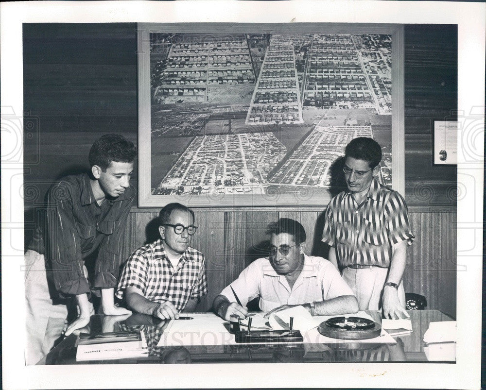 1953 Arizona F &amp; S Construction Co President Sam Hoffman Press Photo - Historic Images