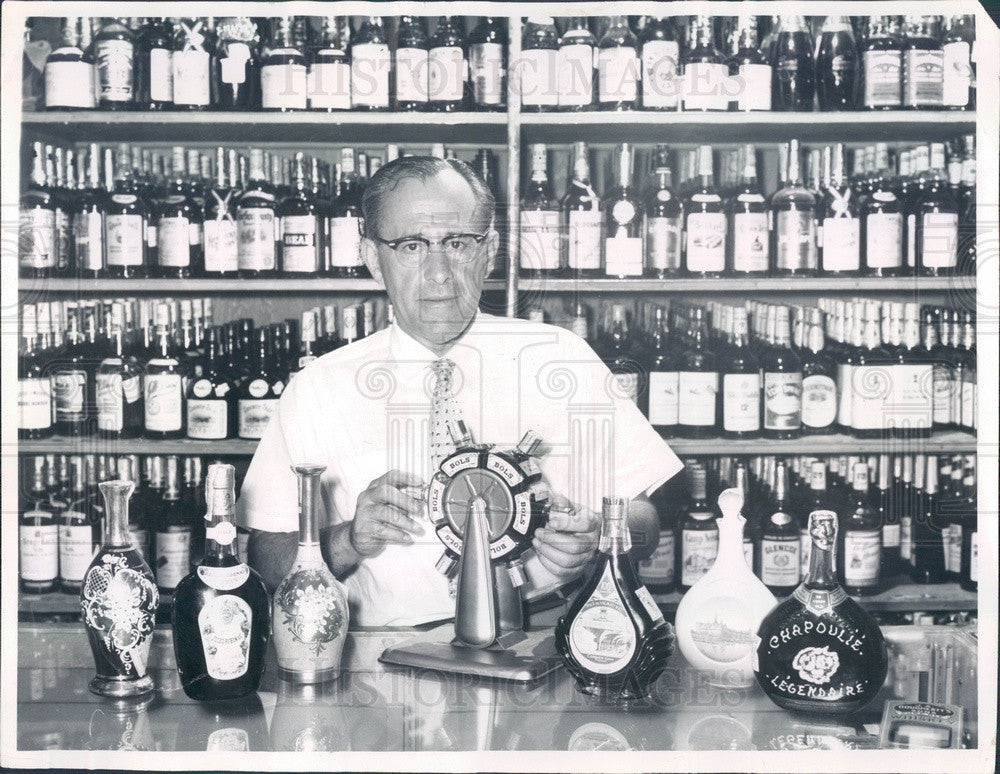 1958 Denver, Colorado Retail Liquor Outlet Owner Harry Hoffman Press Photo - Historic Images