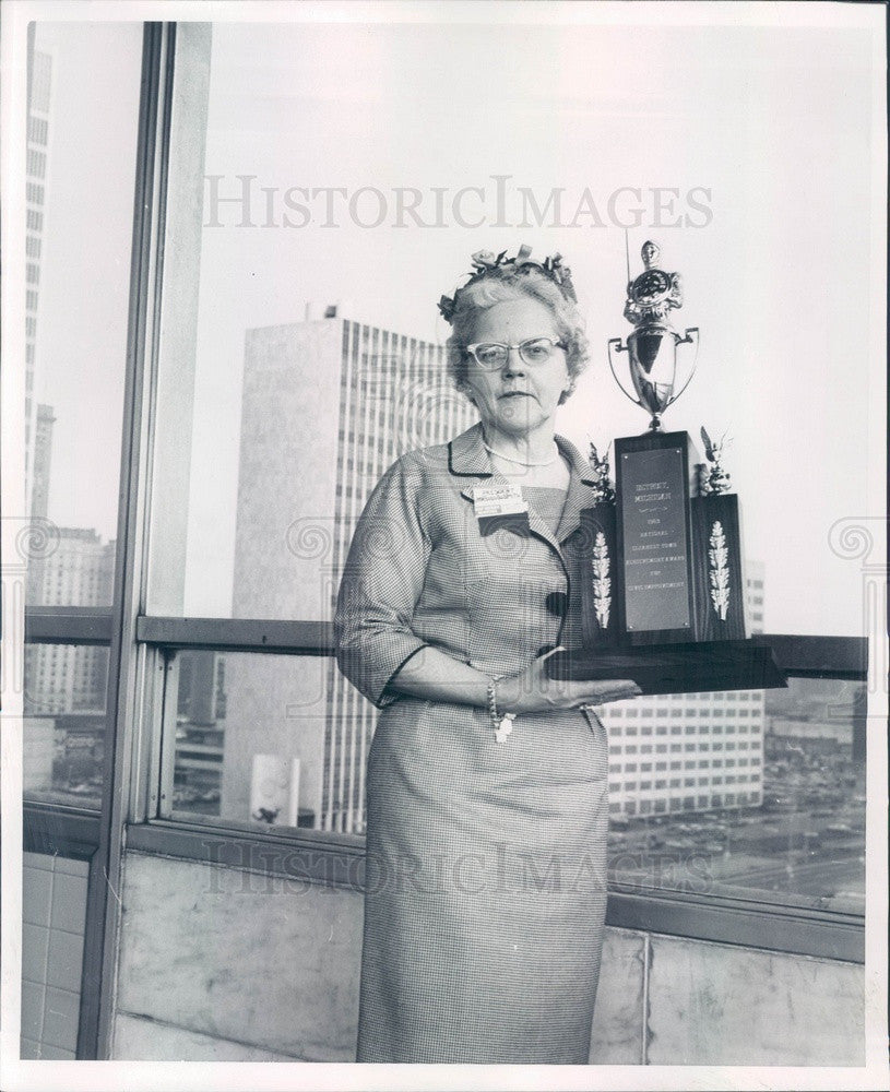 1964 Detroit, MI Keep Detroit Beautiful President Mrs. Leland Smith Press Photo - Historic Images