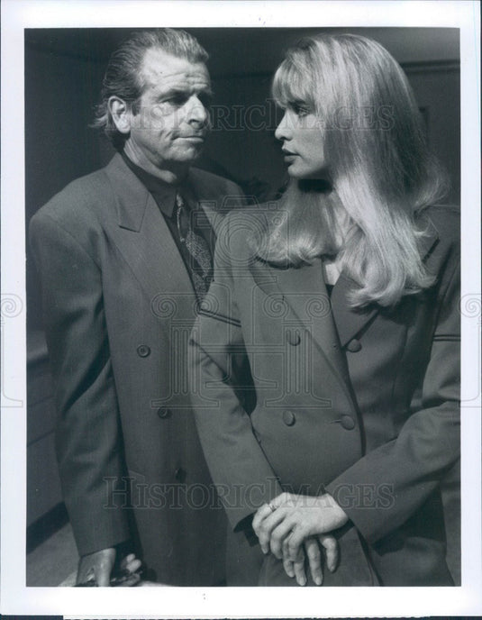 1991 Actors William Devane & Nicollette Sheridan on Knots Landing Press Photo - Historic Images