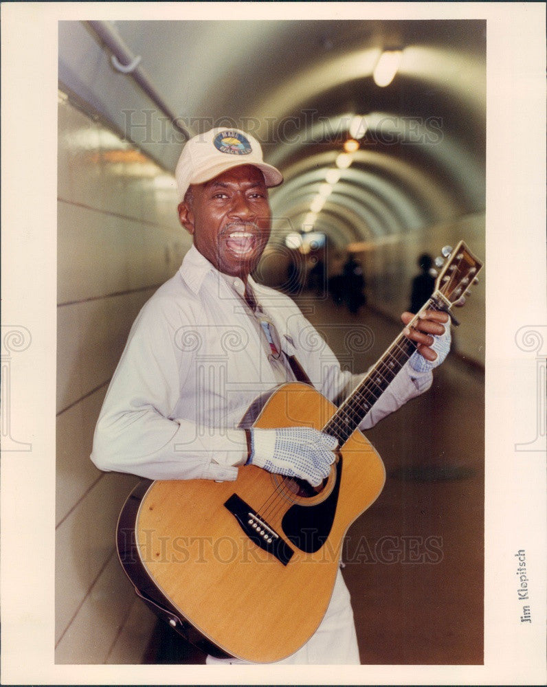 1990 Chicago, Illinois Singer &amp; Guitarist John Kidd Press Photo - Historic Images