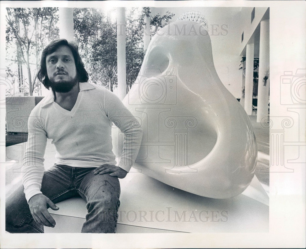 1979 Denver, CO Sculptor Jerry Jaramillo & White Fiberglass Work Press Photo - Historic Images