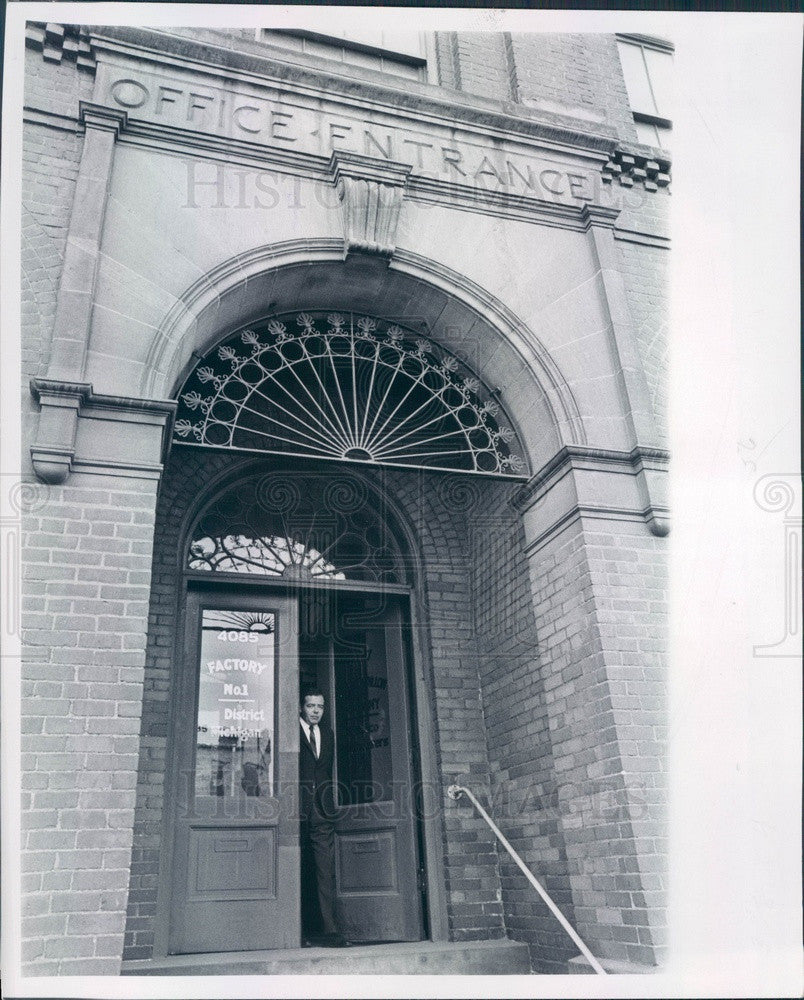 1965 Detroit, Michigan Scotten Dillon Tobacco Co, Michael Dillon Press Photo - Historic Images