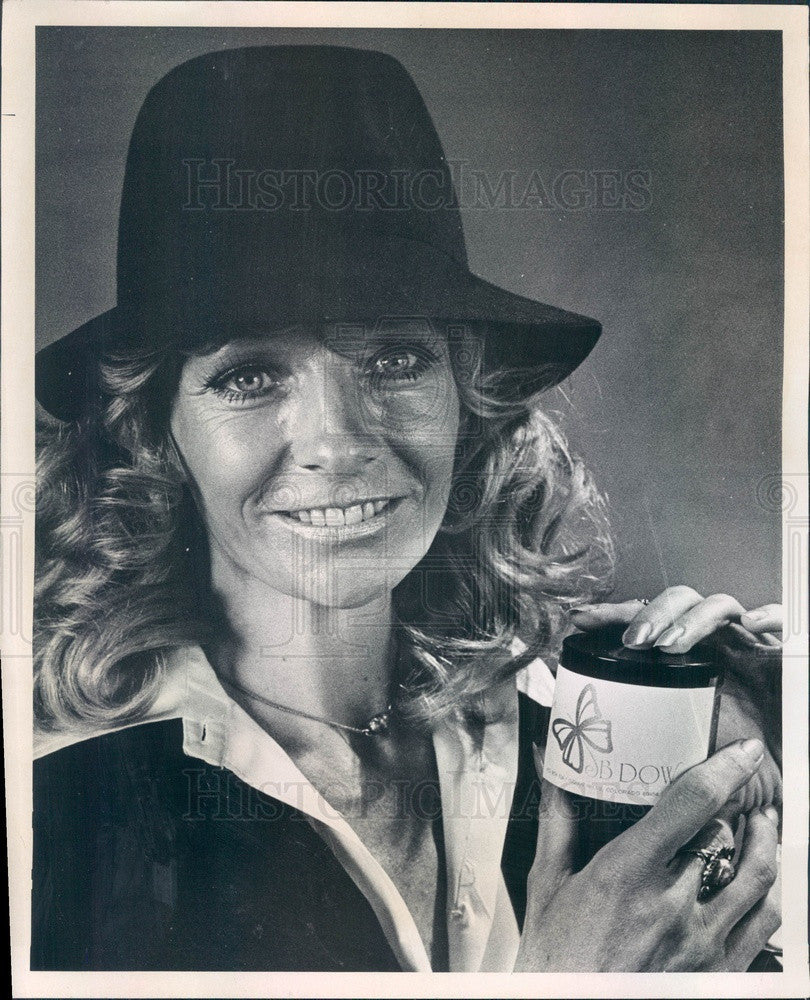 1974 Turkey Creek Canyon, Colorado Cosmetics Maker Joanne Dow Press Photo - Historic Images