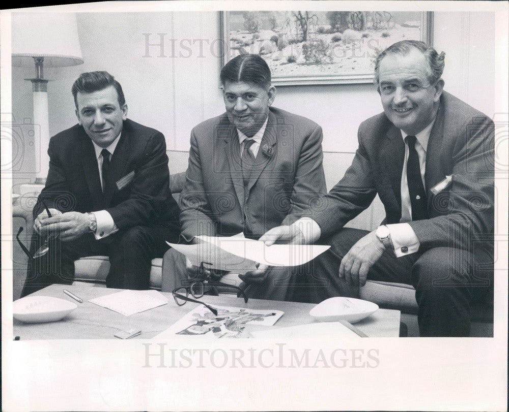 1968 International Wool Growers Reps Felix Colangelo of NYC Press Photo - Historic Images