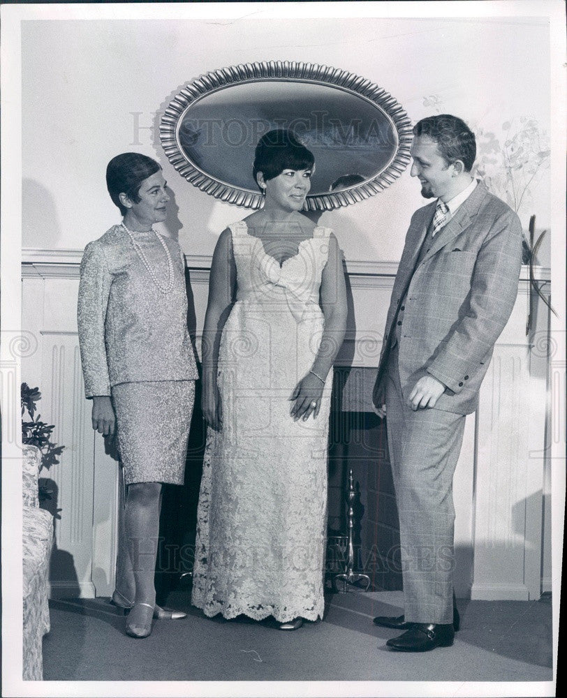 1967 Designer Don Brown, Mrs. Phillip Hertz, Mrs. Frank Shaenboen Press Photo - Historic Images